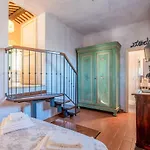 4 Bedroom Lovely In San Giovanni بيت للعطل