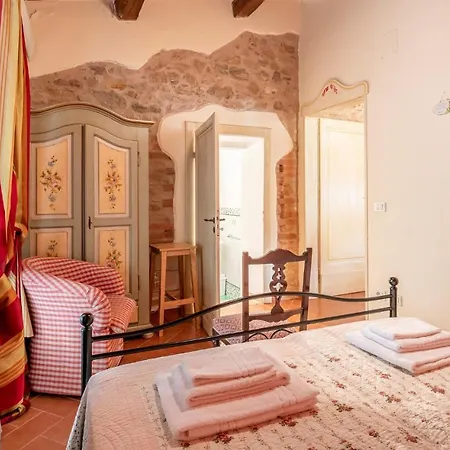 4 Bedroom Lovely In San Giovanni Tatil Evi *