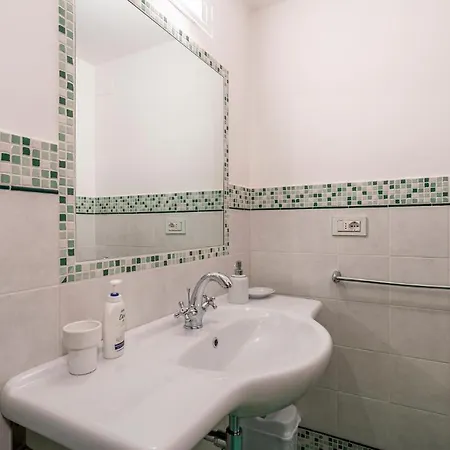 בית נופש 4 Bedroom Lovely In San Giovanni