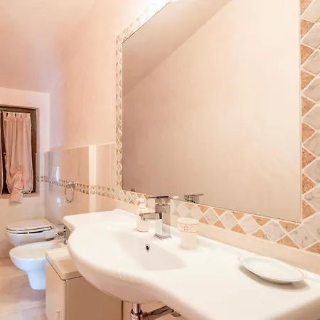 4 Bedroom Lovely In San Giovanni בית נופש *