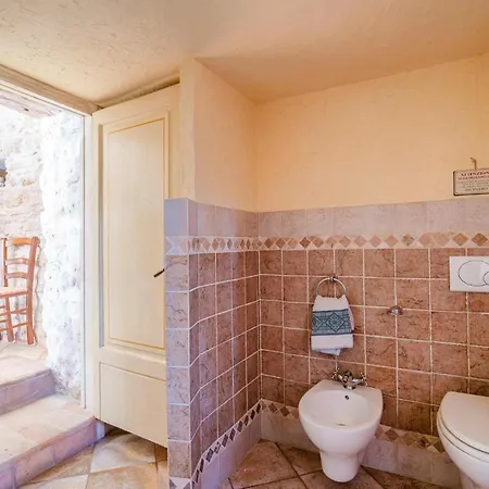 4 Bedroom Lovely In San Giovanni בית נופש Montefiore dellʼAso