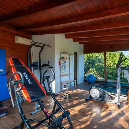 בית נופש 4 Bedroom Lovely In San Giovanni