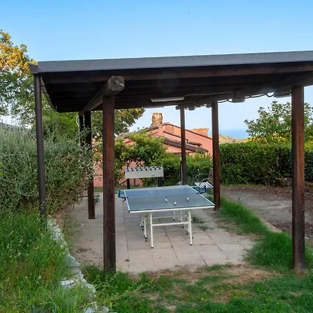 4 Bedroom Lovely In San Giovanni Prázdninový dům