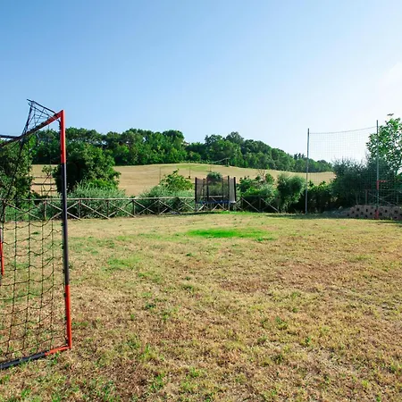 4 Bedroom Lovely In San Giovanni * Montefiore dell'Aso