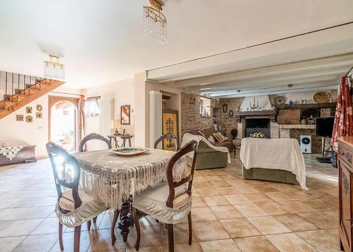 4 Bedroom Lovely In San Giovanni *