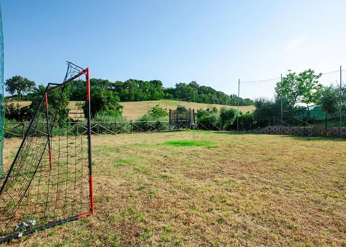 4 Bedroom Lovely In San Giovanni * Montefiore dell'Aso